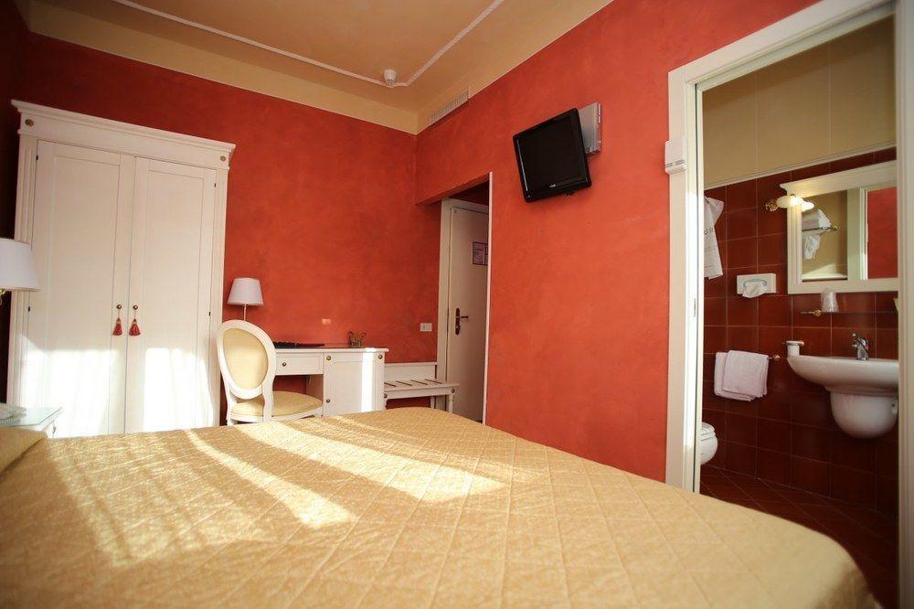 Hotel Gennarino Livorno Exterior foto