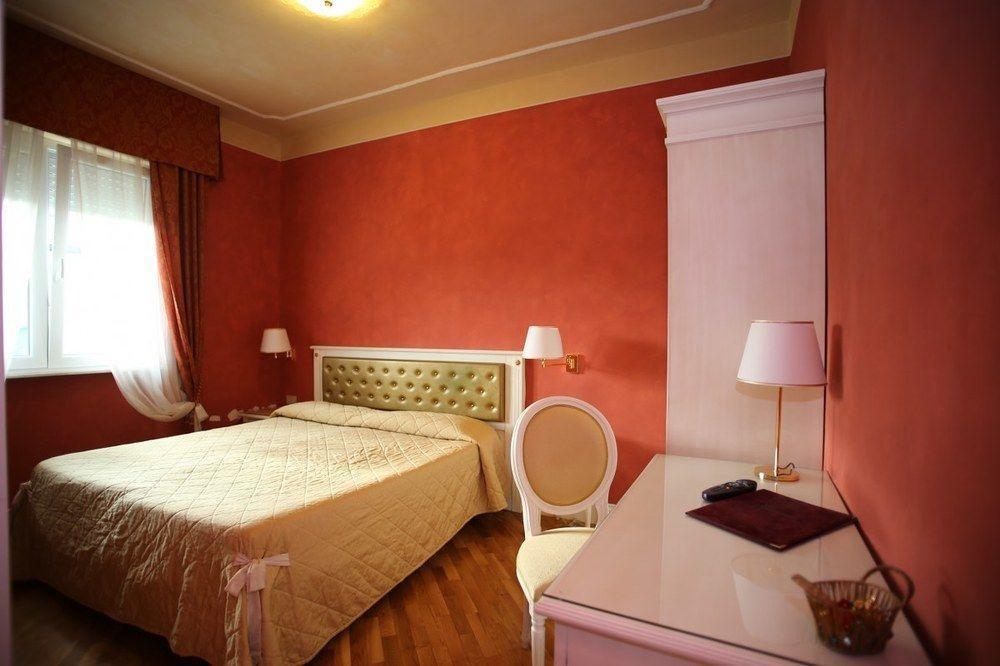 Hotel Gennarino Livorno Exterior foto